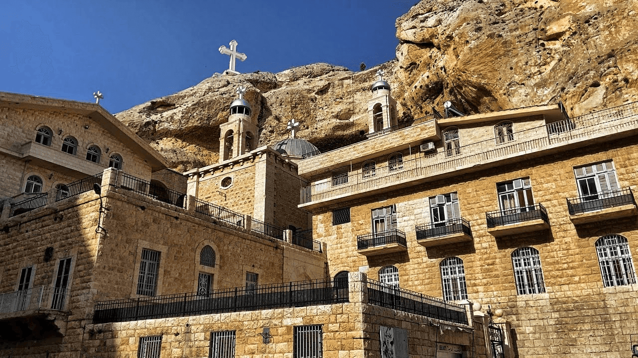 فنادق معلولا